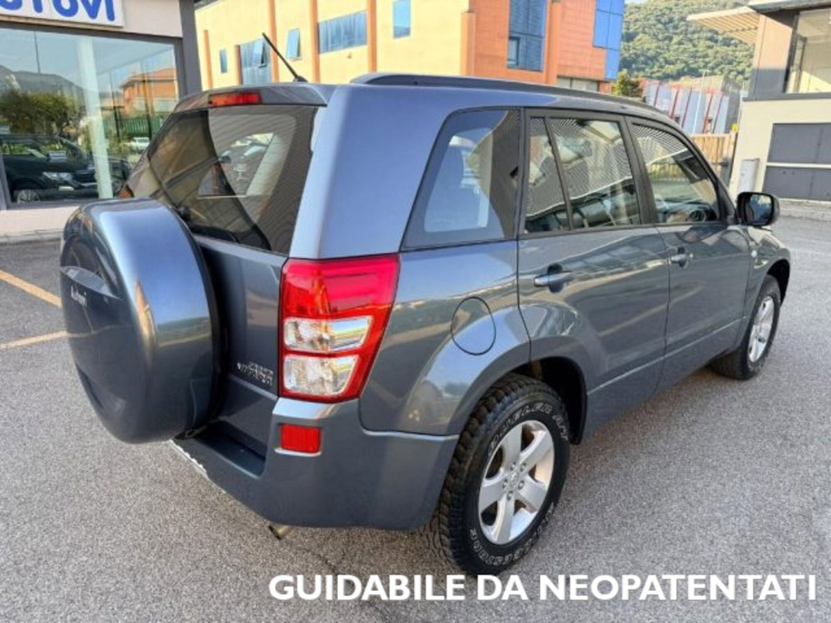 Suzuki Grand Vitara 1.9 DDiS 5 porte Crossover (2)