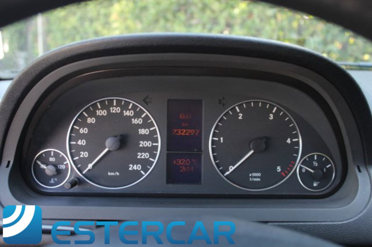 Mercedes-Benz Classe A 160 CDI AUTOMATIC Executive (16)