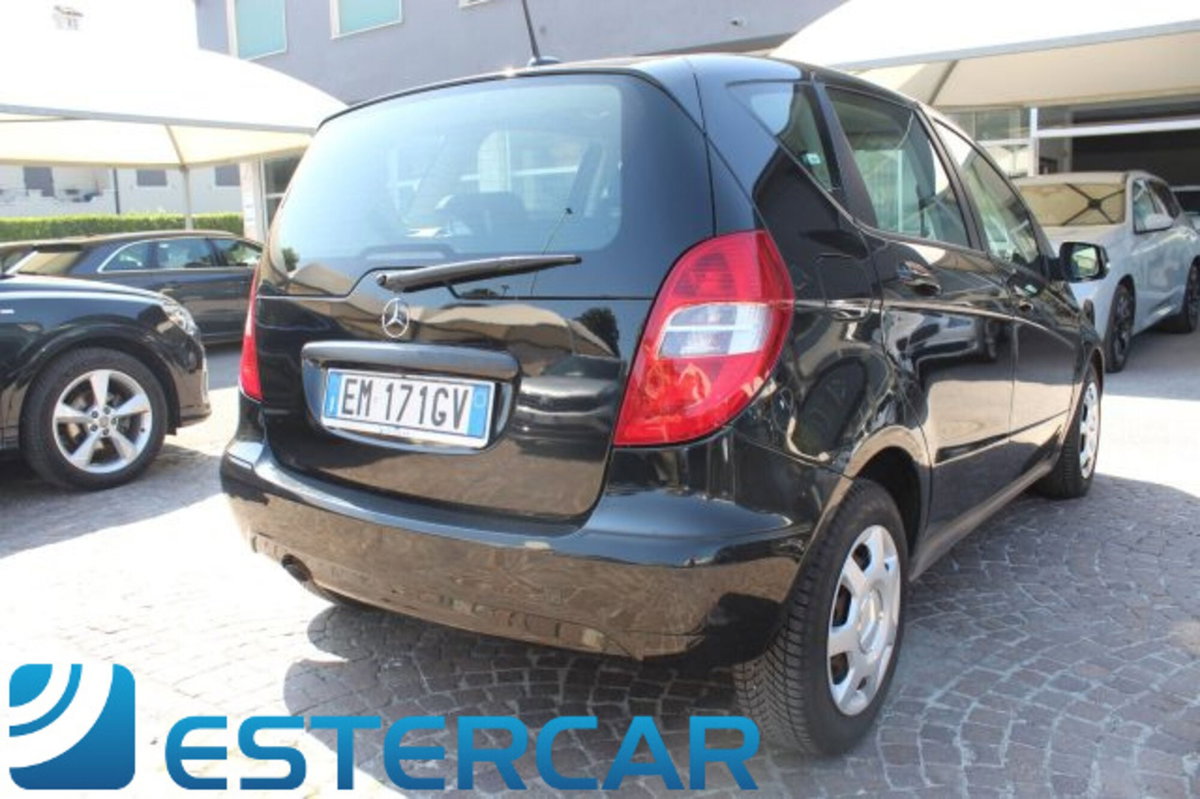Mercedes-Benz Classe A 160 CDI AUTOMATIC Executive (2)