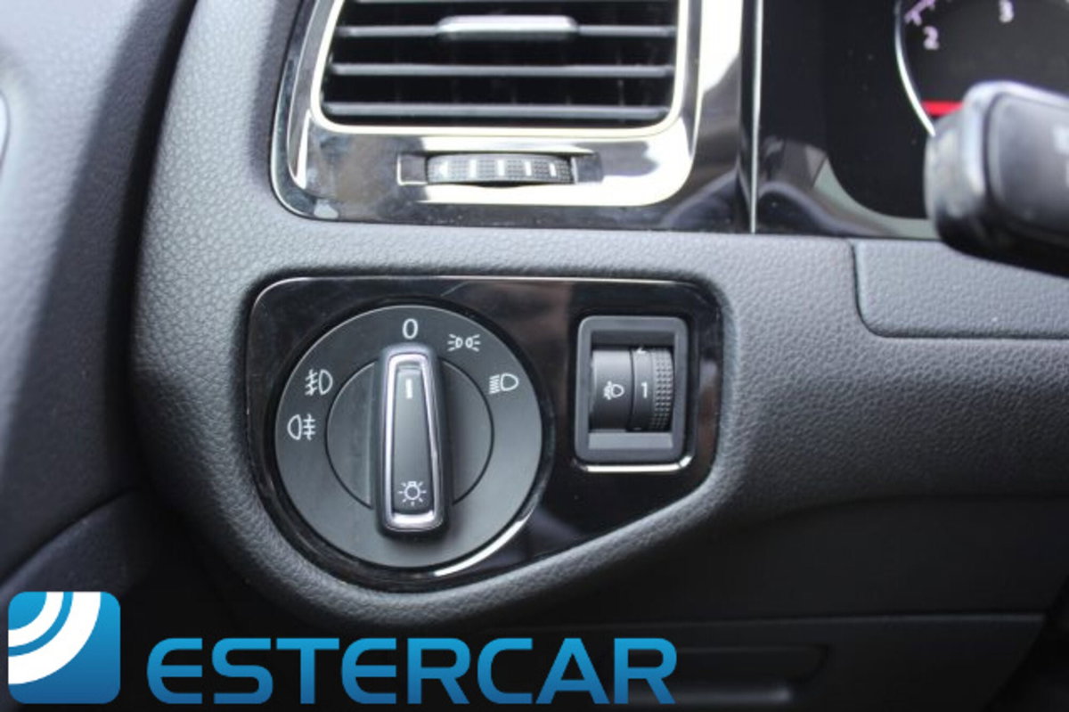 Volkswagen Golf Sportsvan 1.6 TDI 110CV Highline BlueMotion Technology (14)