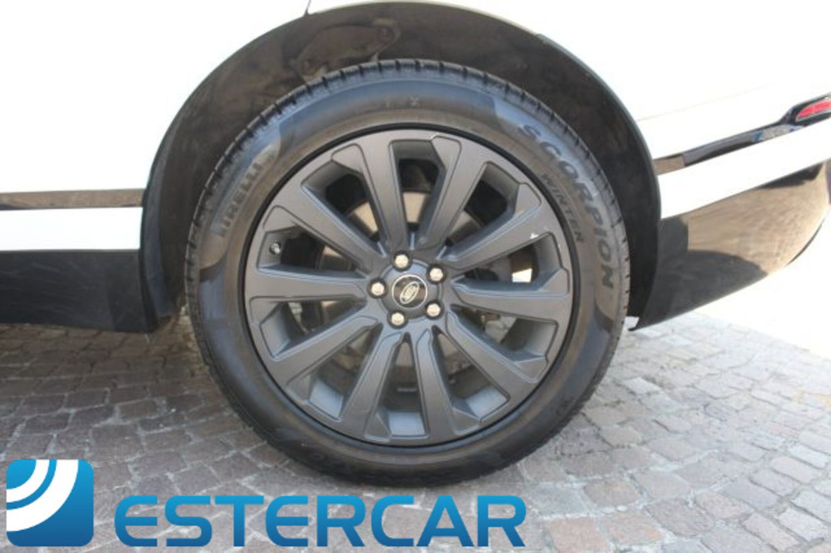 Land Rover Range Rover Velar 2.0D I4 240 CV R-Dynamic S (17)