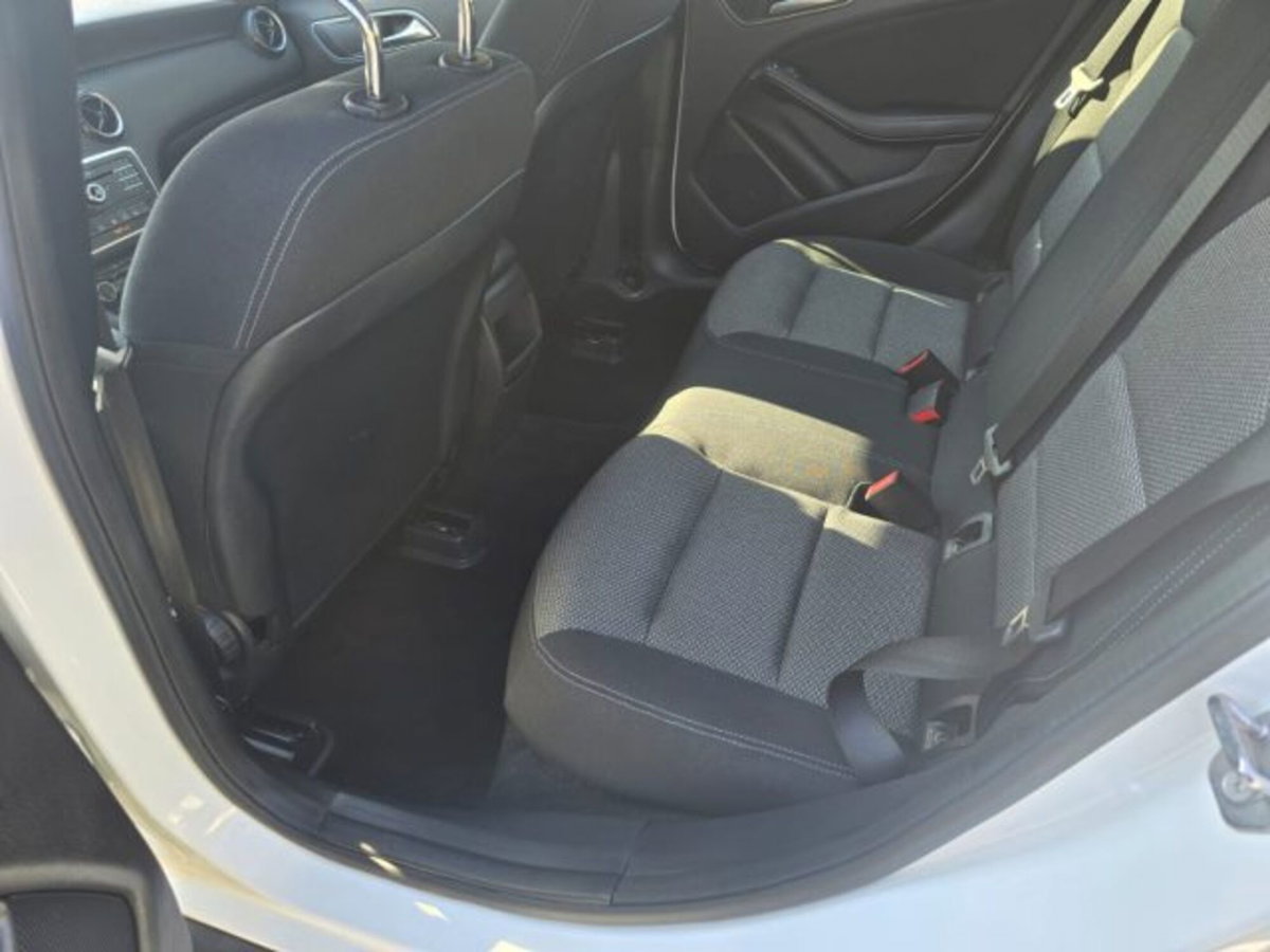 Mercedes-Benz GLA SUV 200 d Automatic Executive (14)
