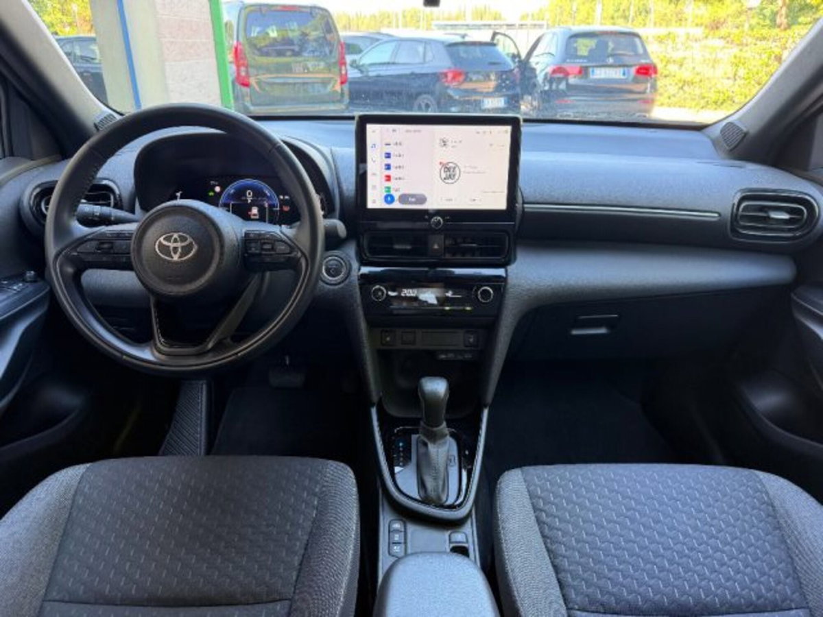 Toyota Yaris Cross 1.5h GR Sport Black Sky fwd 116cv e-cvt (8)