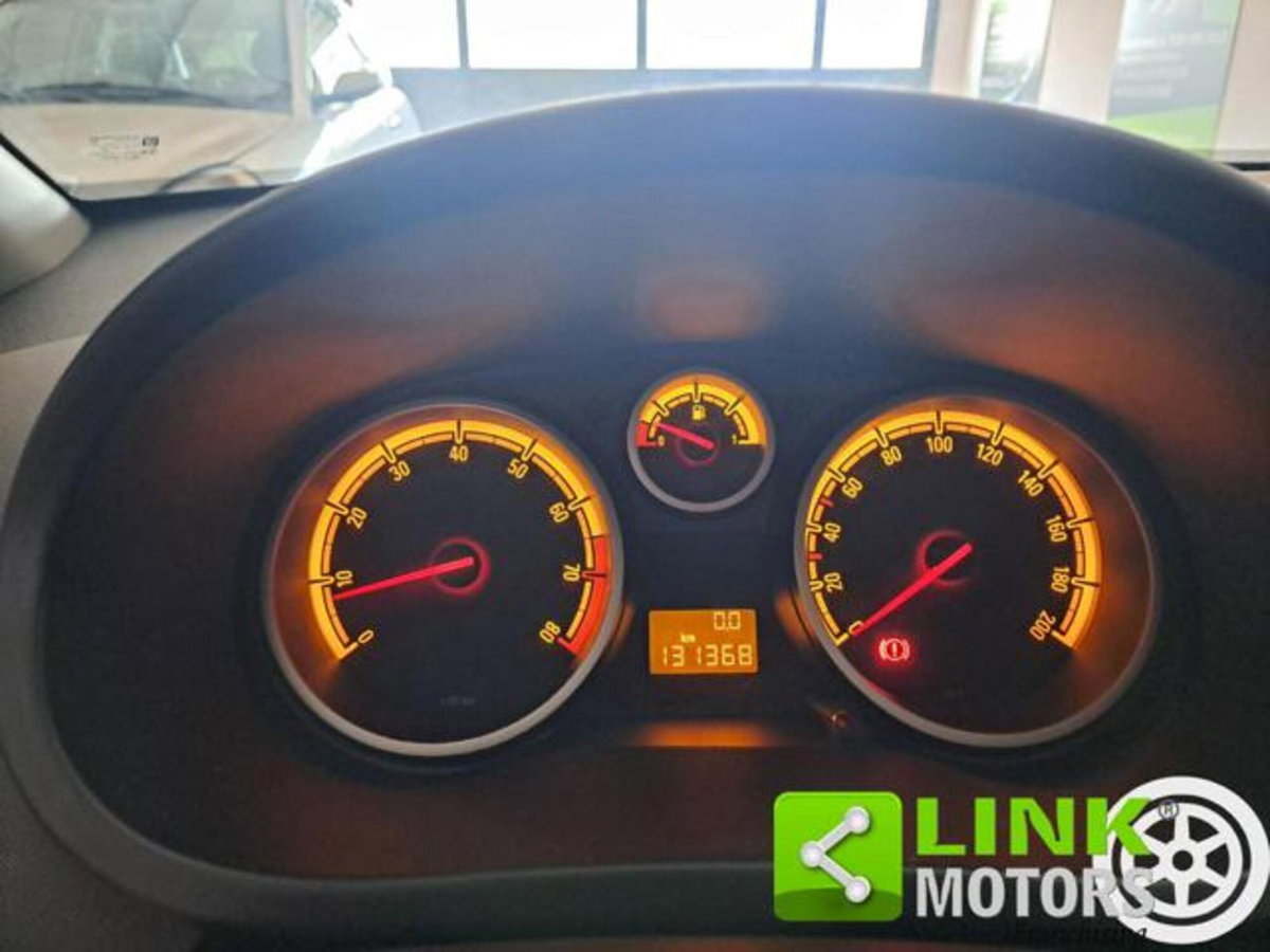 Opel Corsa 1.2 3 porte Easytronic Sport (13)