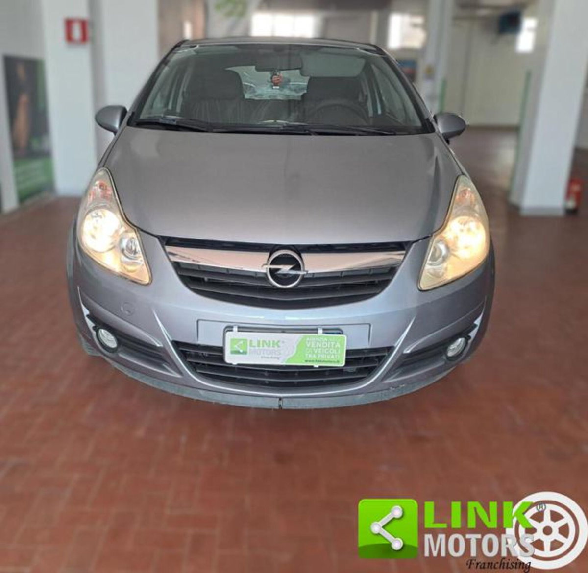 Opel Corsa 1.2 3 porte Easytronic Sport (2)