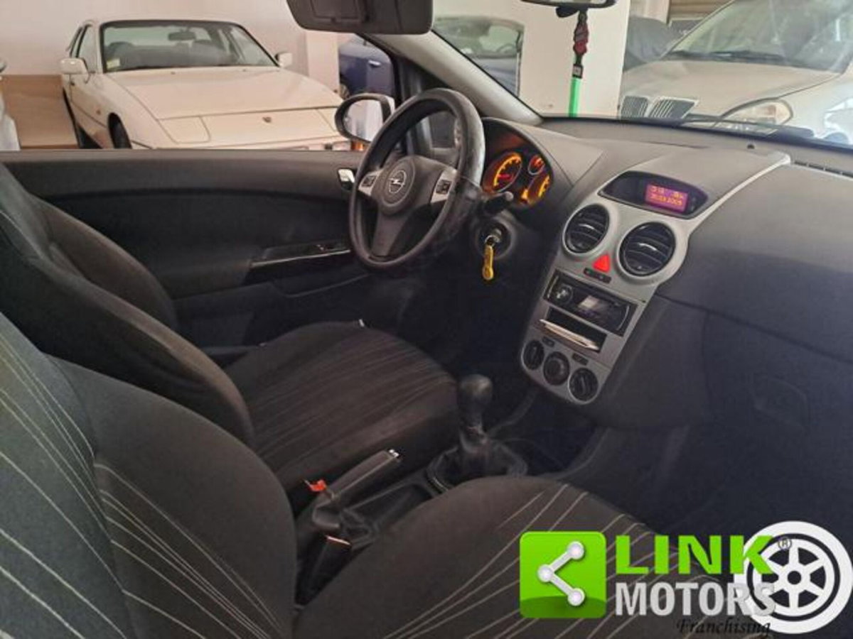 Opel Corsa 1.2 3 porte Easytronic Sport (8)