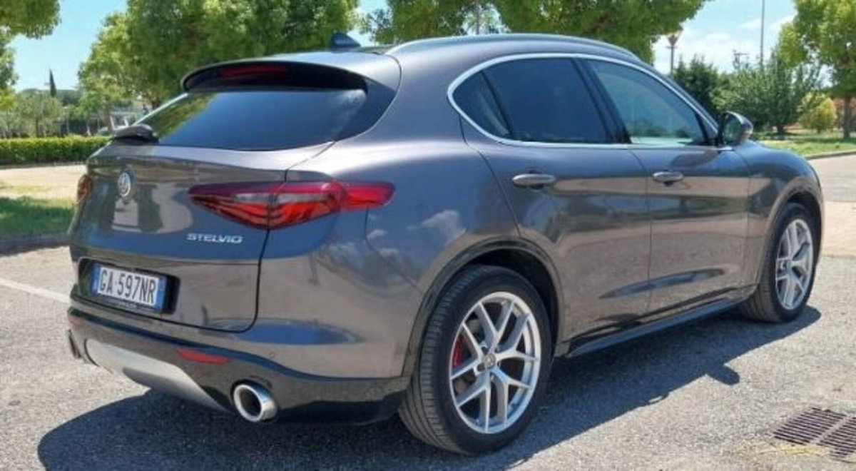 Alfa Romeo Stelvio 2.0 t Veloce Q4 280cv auto (2)