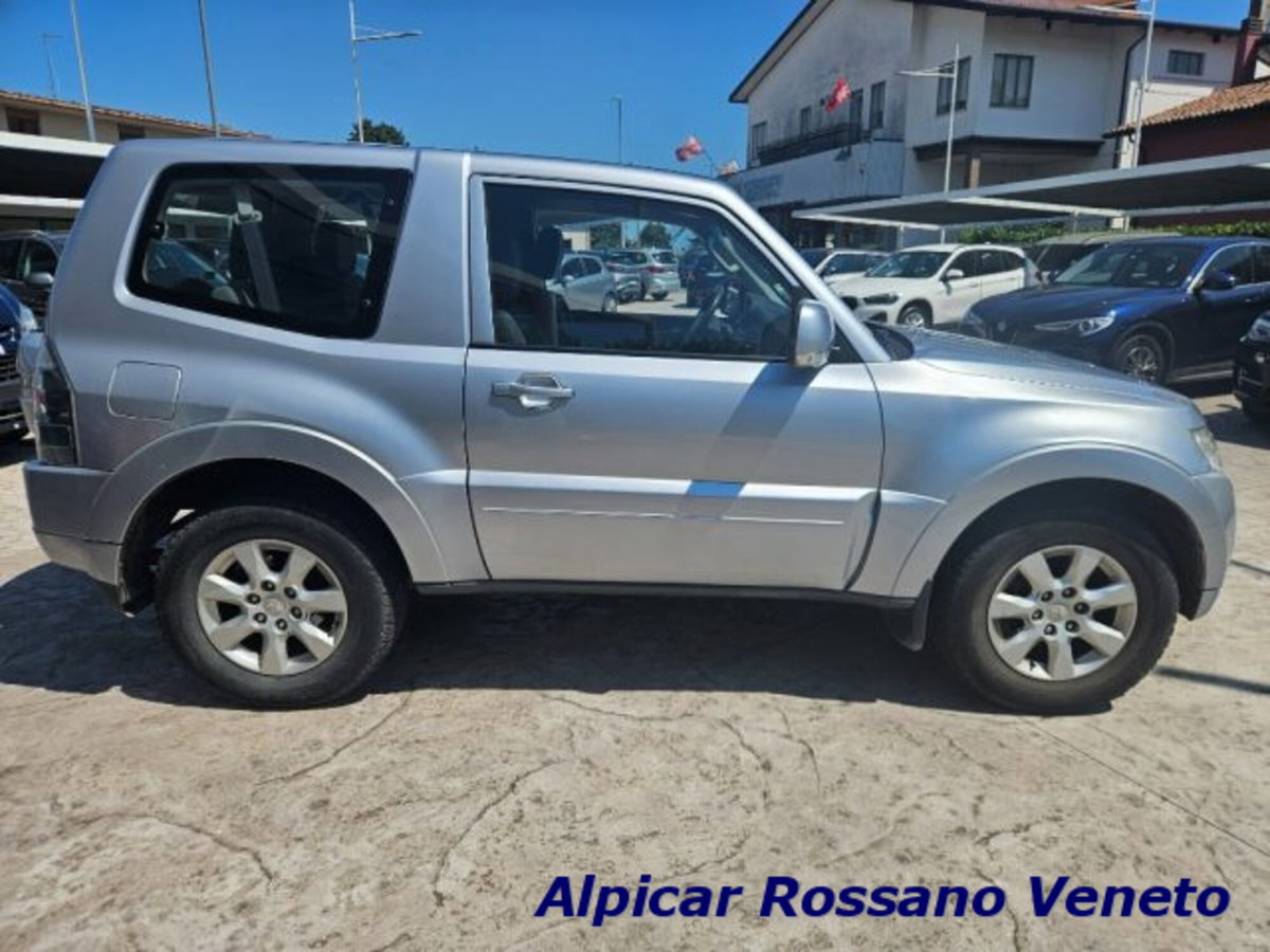 Mitsubishi Pajero 3.2 DI-D 16V 3p. Intense DPF (5)