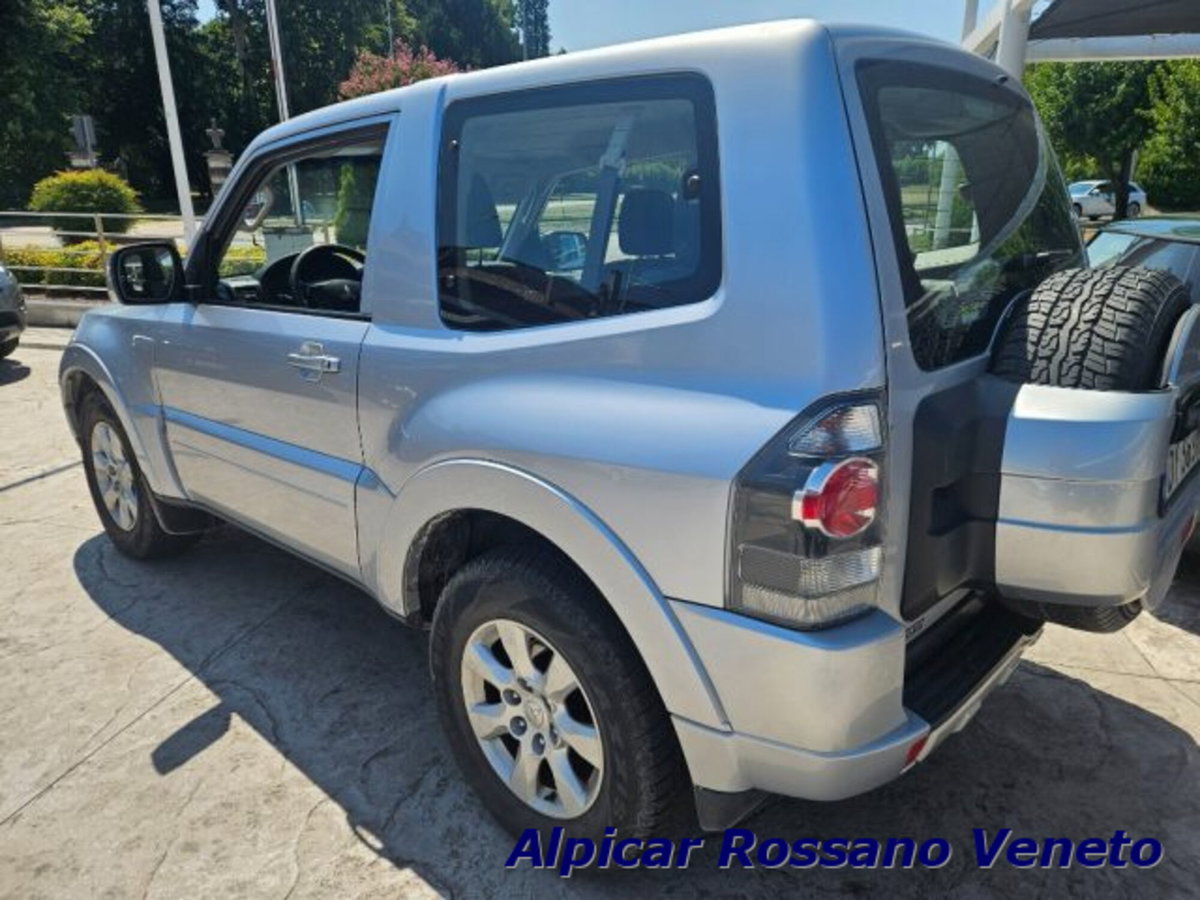 Mitsubishi Pajero 3.2 DI-D 16V 3p. Intense DPF (9)