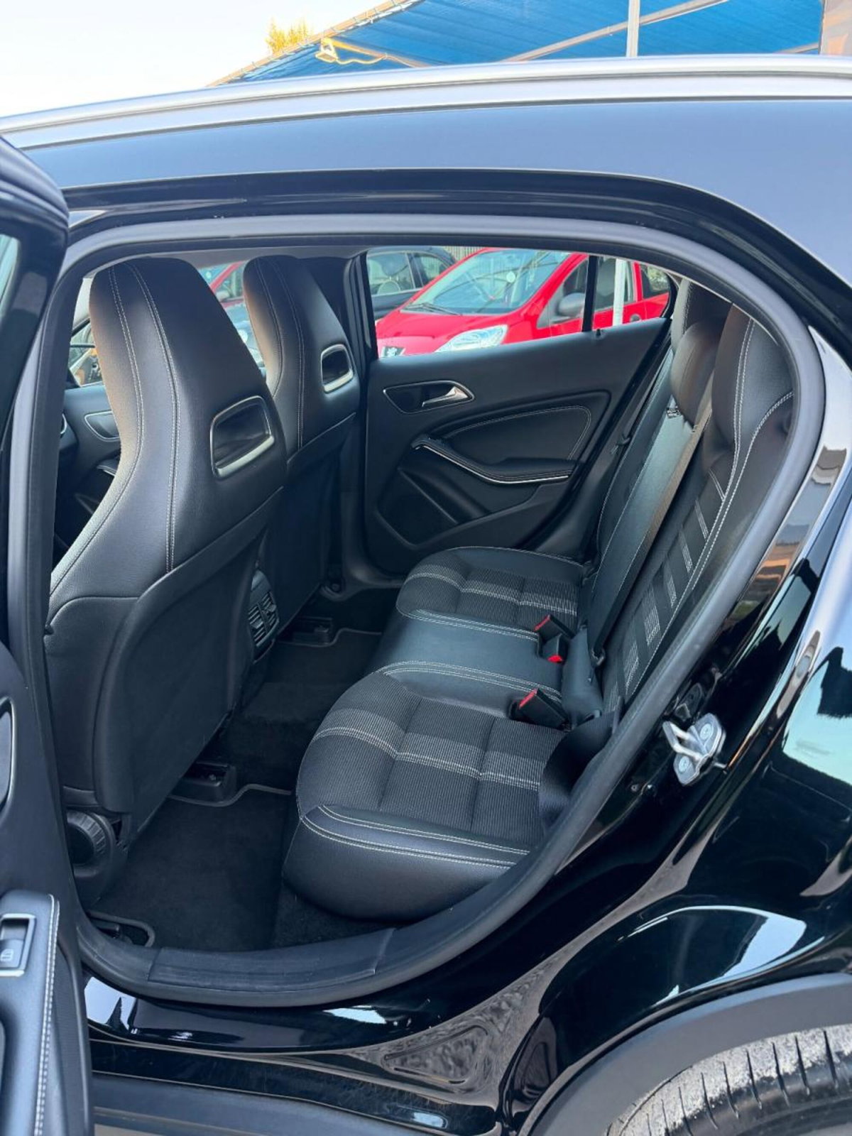 Mercedes-Benz GLA SUV 200 d Automatic Sport (14)