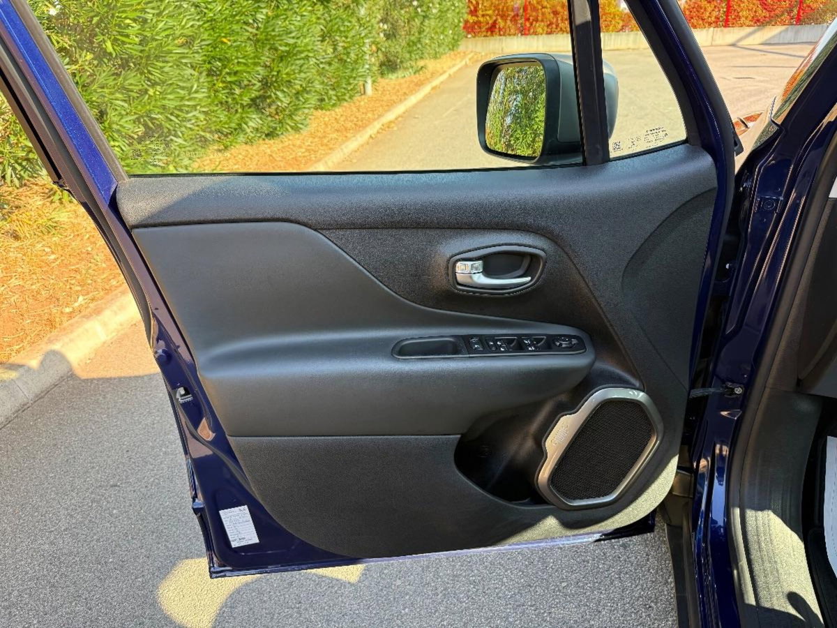 Jeep Renegade 1.6 Mjt 120 CV Limited (7)
