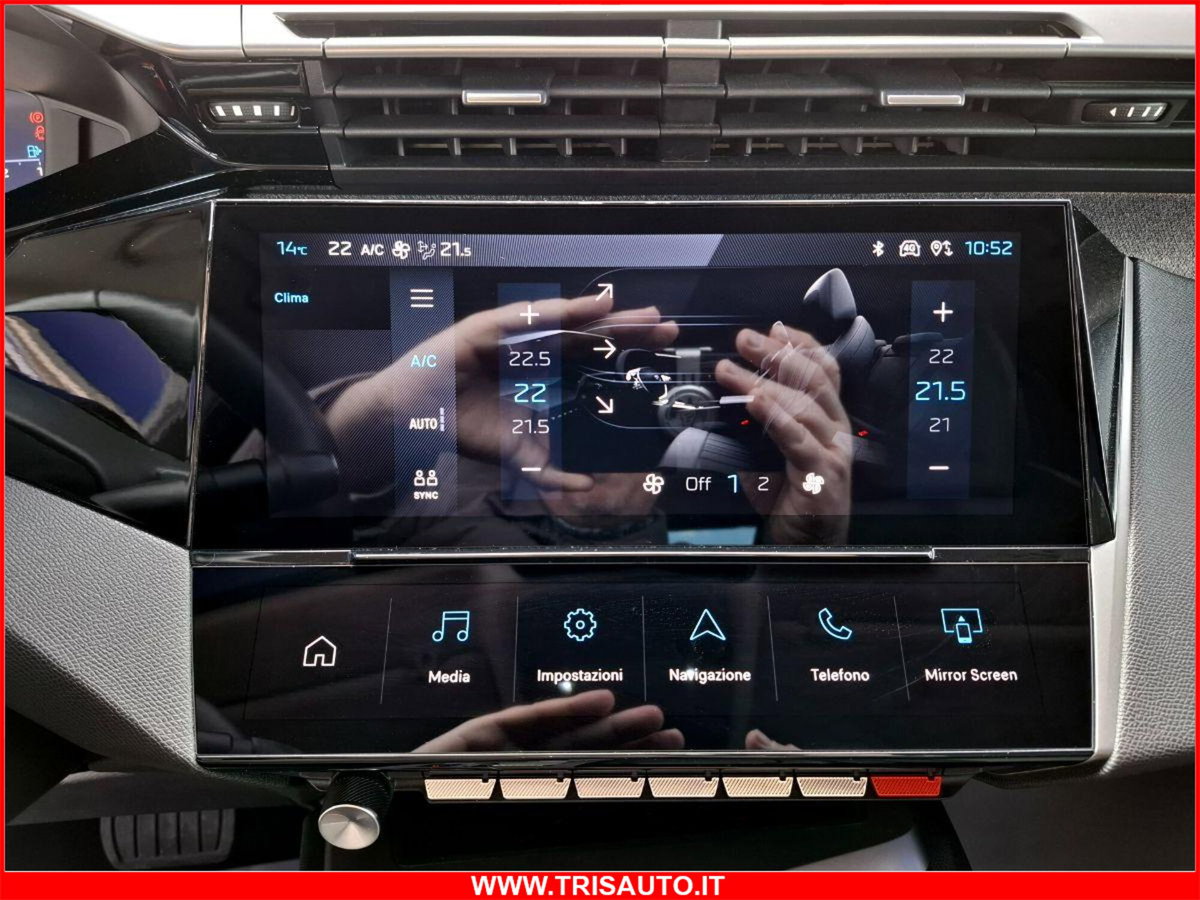 Peugeot 408 1.2 hybrid Allure 136cv e-dsc6 (17)