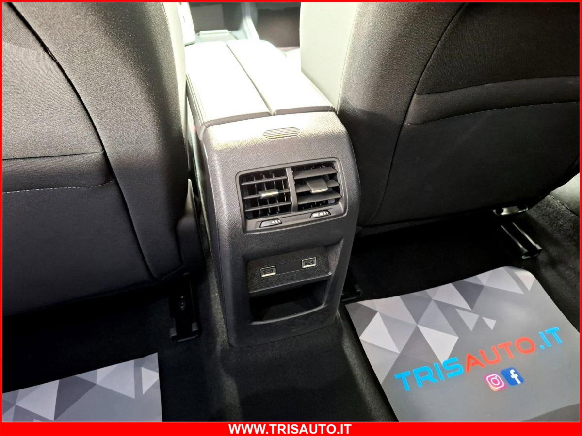 Peugeot 408 1.2 hybrid Allure 136cv e-dsc6 (19)