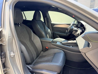 Peugeot 408 58,2 kWh GT (12)