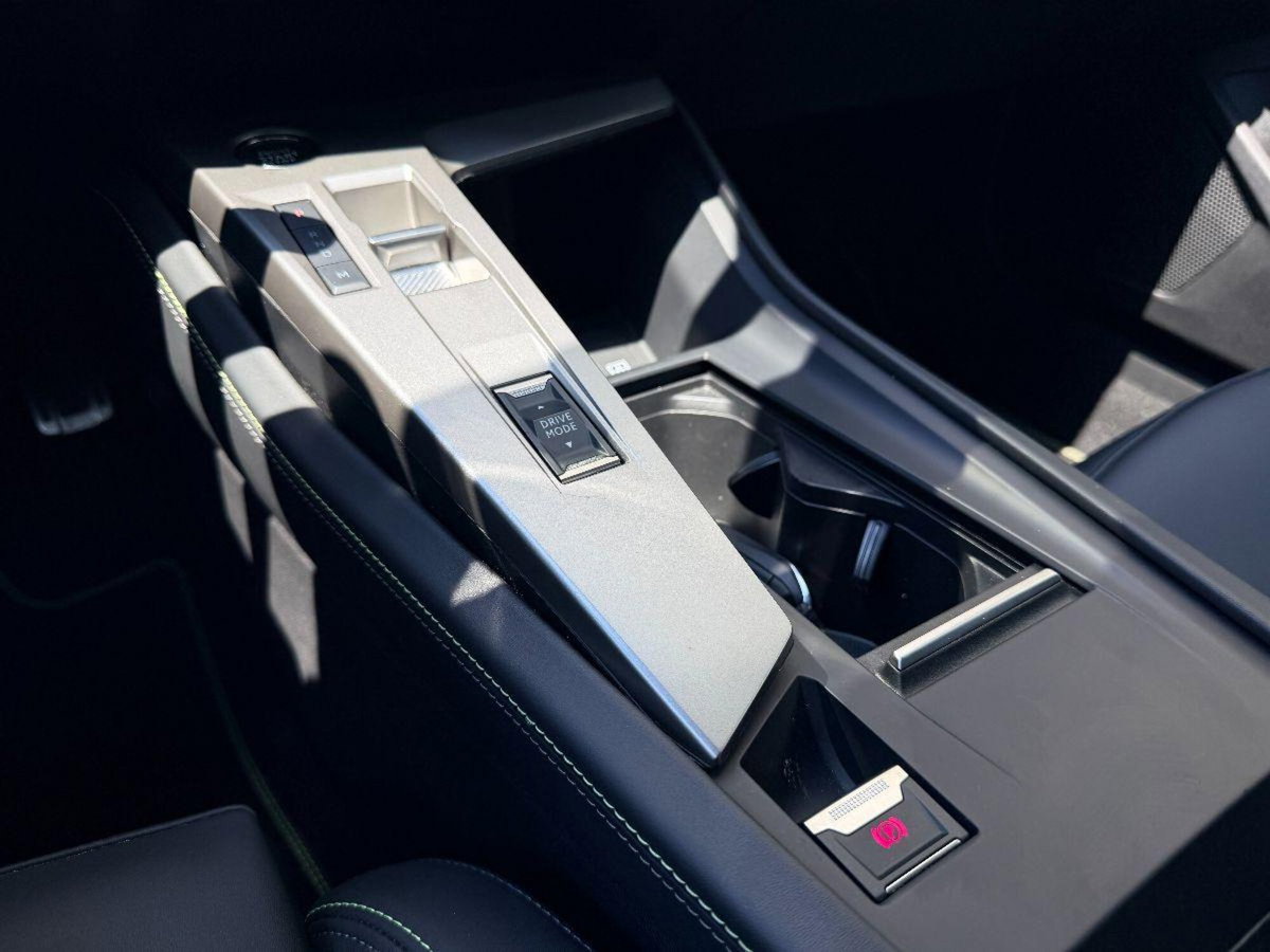 Peugeot 408 58,2 kWh GT (17)