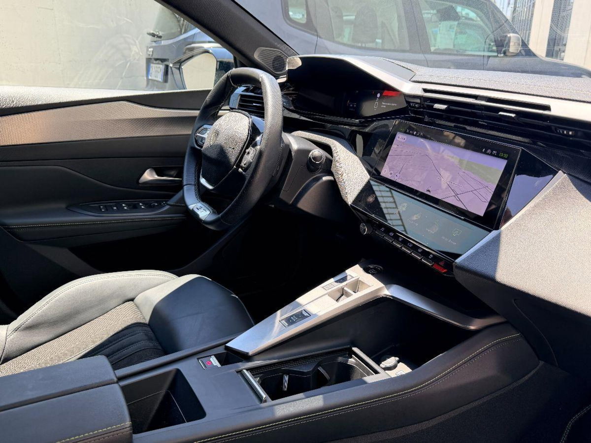 Peugeot 408 58,2 kWh GT (10)
