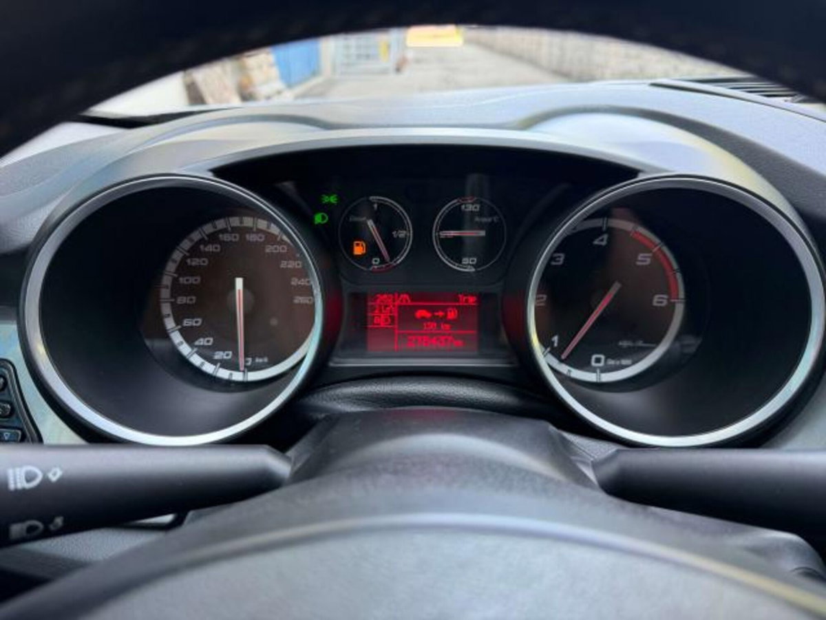 Alfa Romeo Giulietta 2.0 JTDm-2 Distinctive 170cv (13)