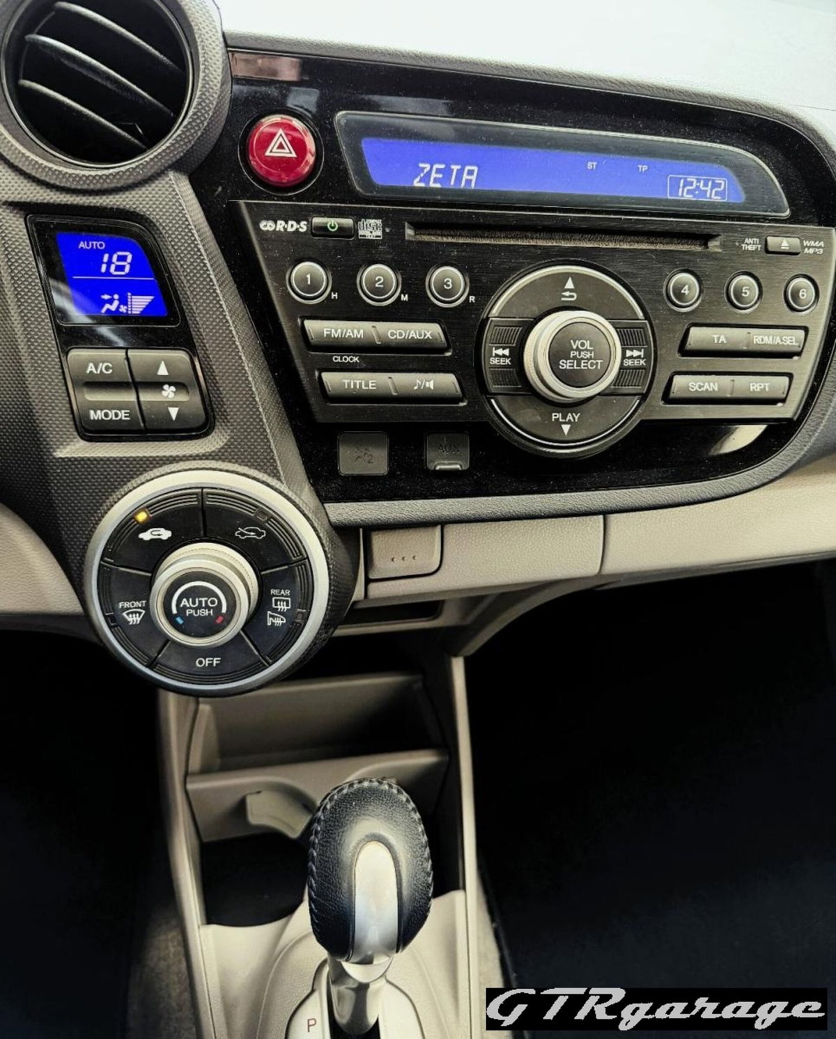 Honda Insight Executive (8)