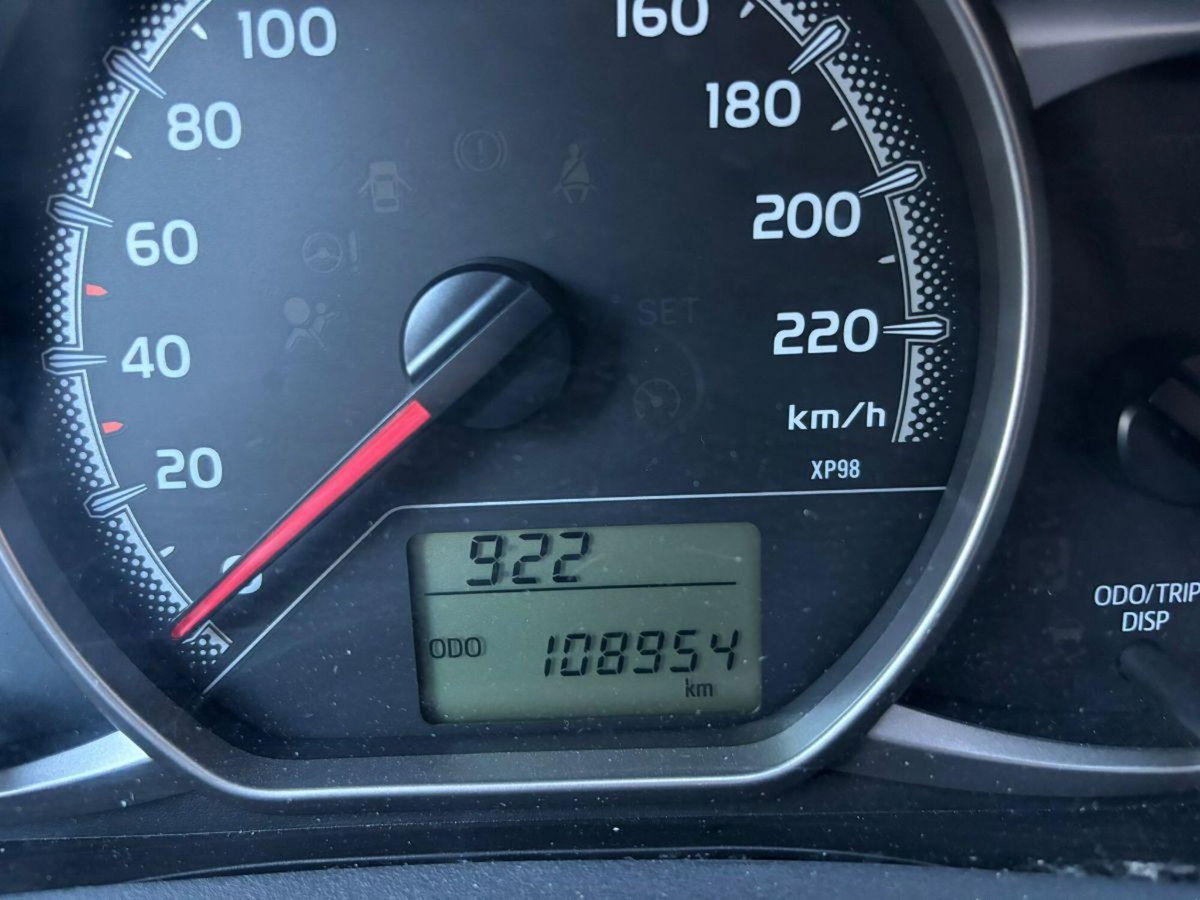 Toyota Yaris 1.D-4D 5 porte Active (15)