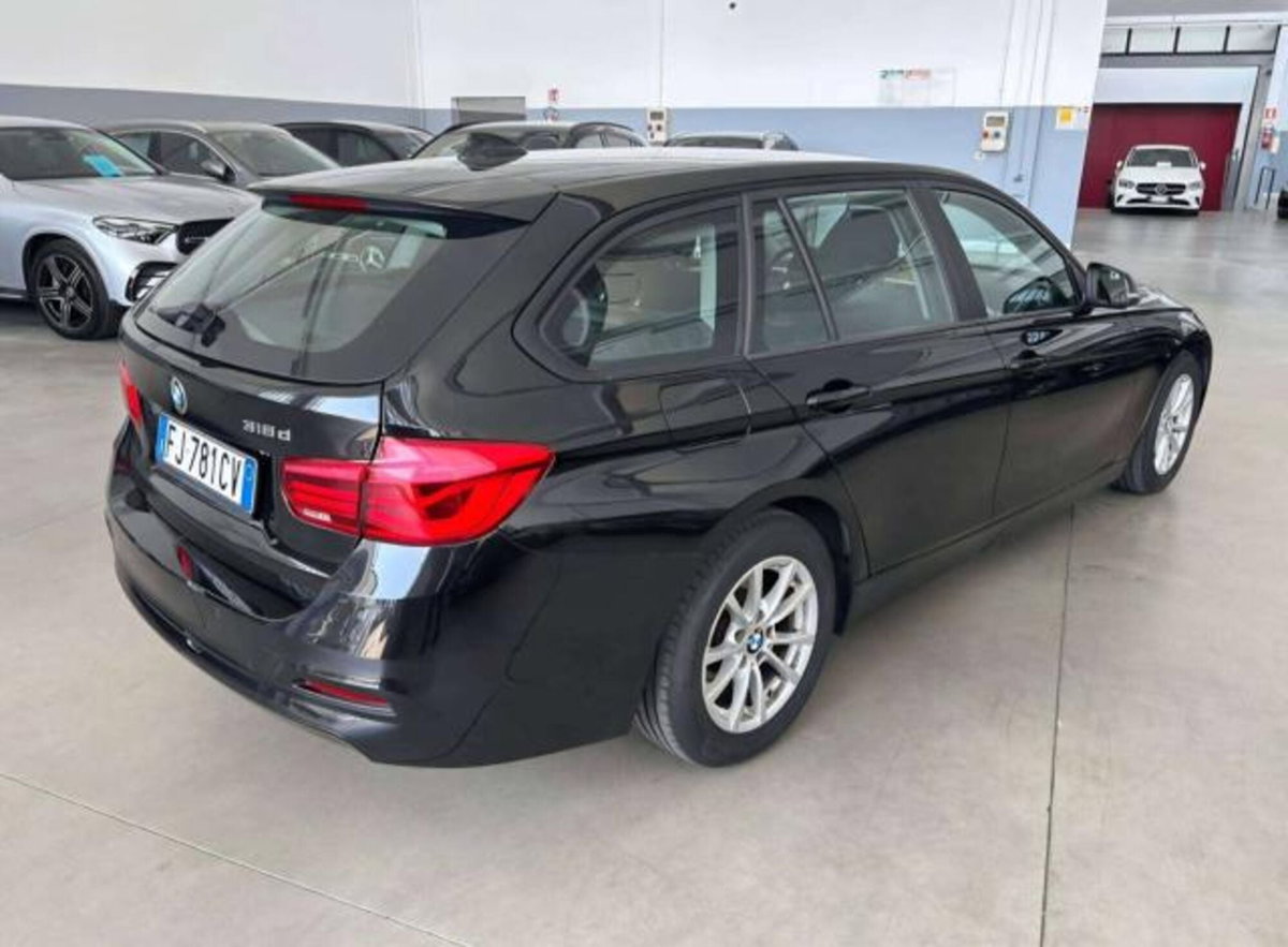 BMW Serie 3 Touring 318d  Business Advantage (6)