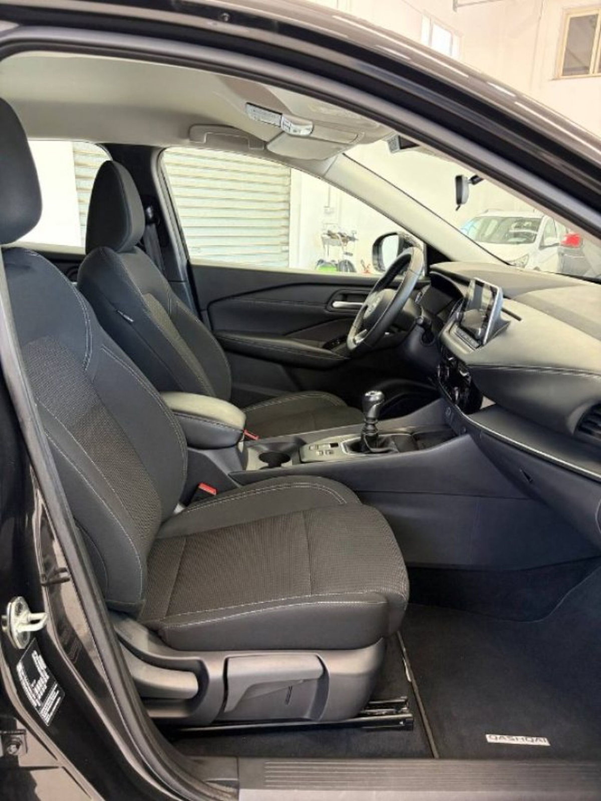 Nissan Qashqai 1.3 mhev Tekna 2wd 140cv (18)