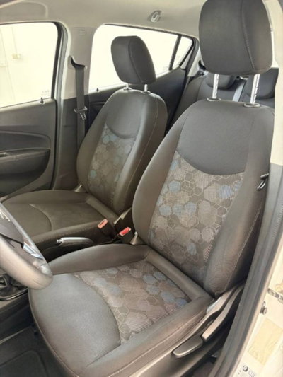 Opel Karl Rocks 1.0 73 CV (10)