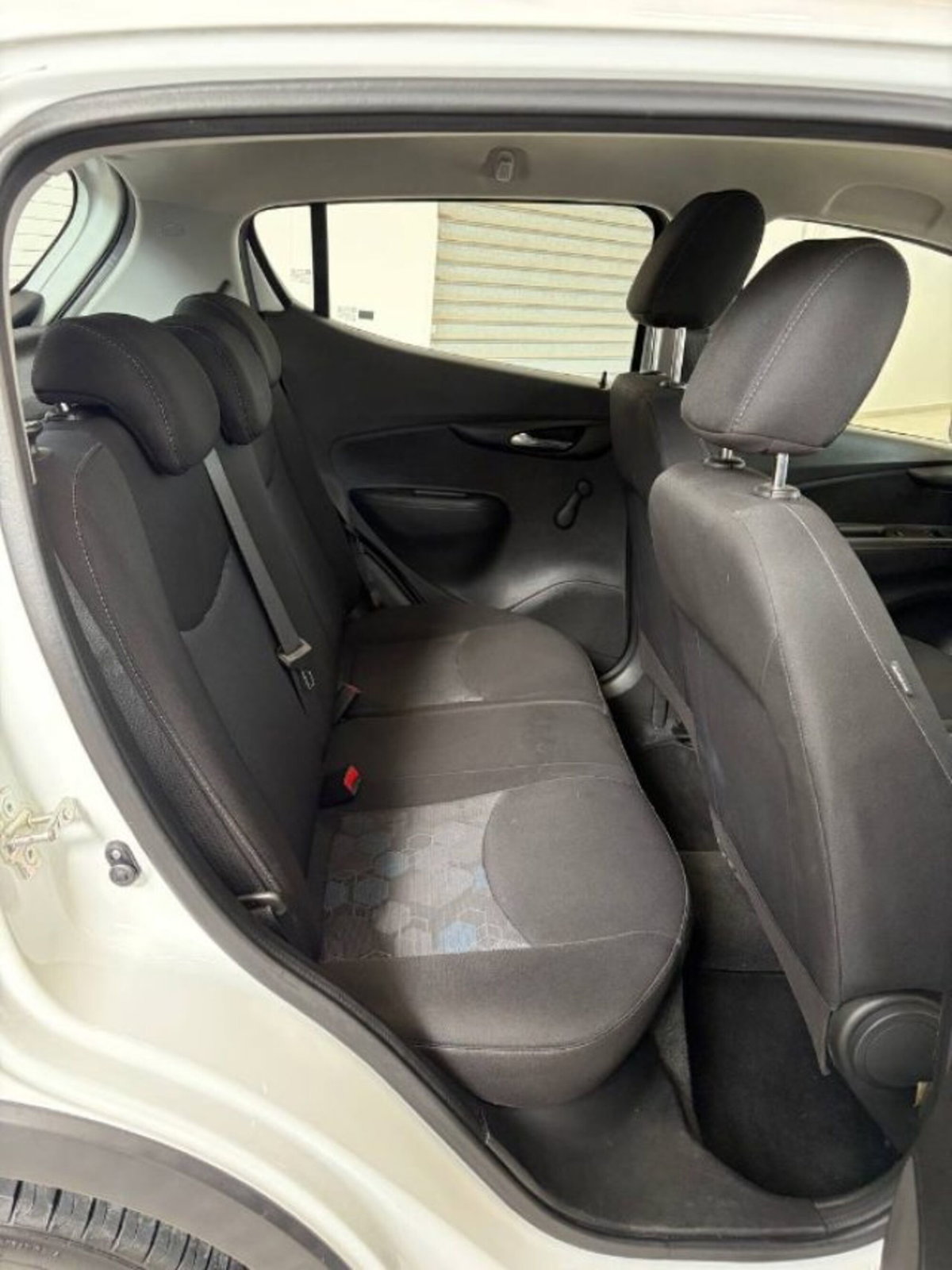 Opel Karl Rocks 1.0 73 CV (13)
