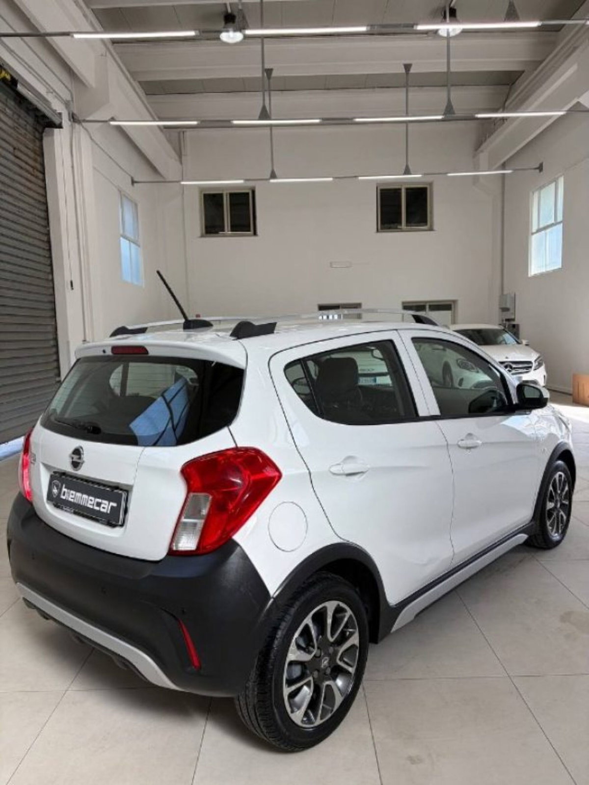 Opel Karl Rocks 1.0 73 CV (3)