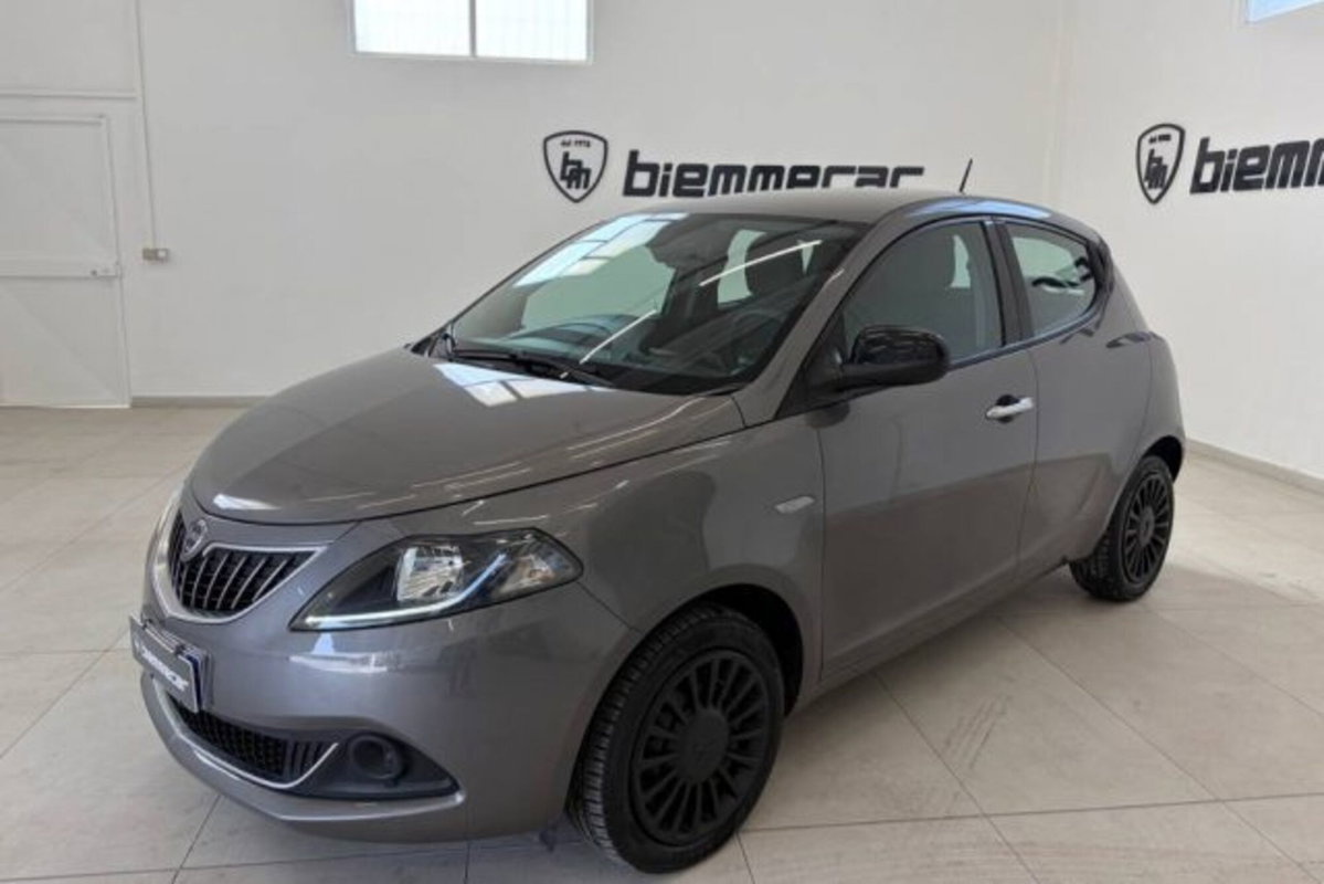 Lancia Ypsilon 1.0 FireFly 5 porte S&S Hybrid Gold Plus