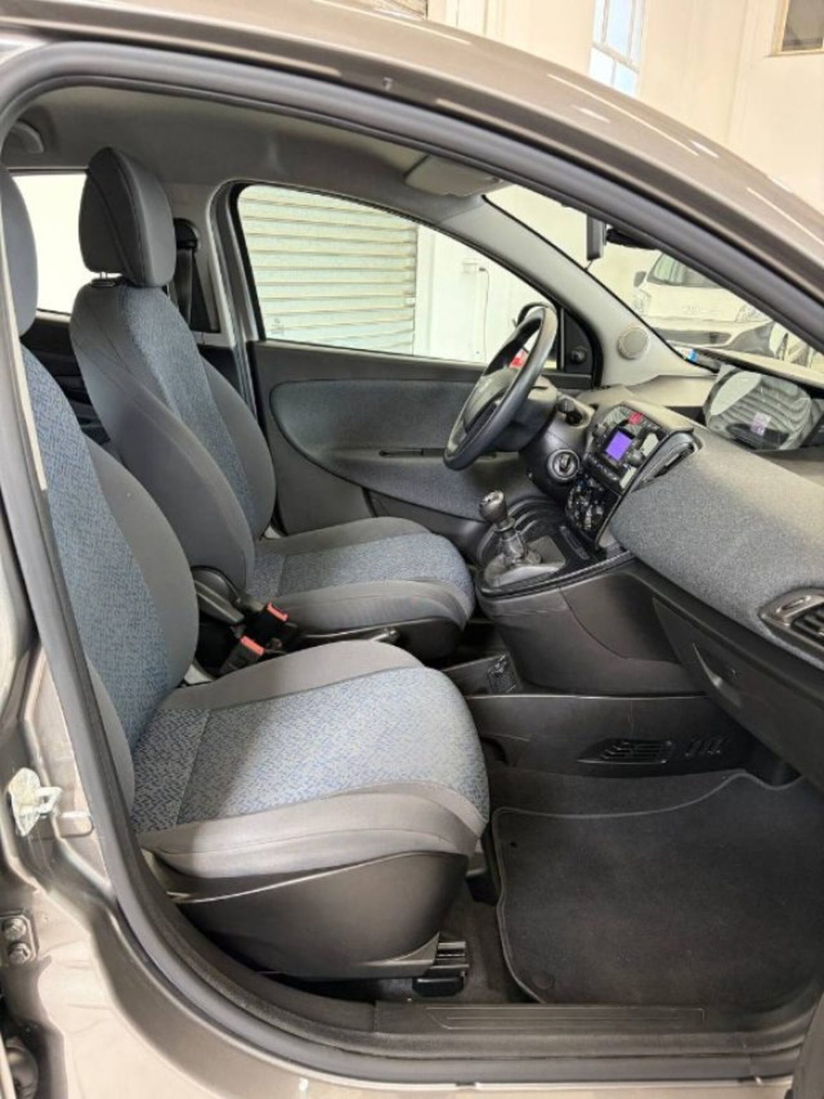 Lancia Ypsilon 1.0 FireFly 5 porte S&S Hybrid Gold Plus (14)