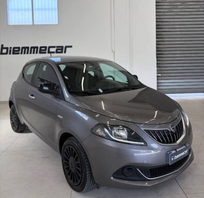 Lancia Ypsilon 1.0 FireFly 5 porte S&S Hybrid Gold Plus (2)