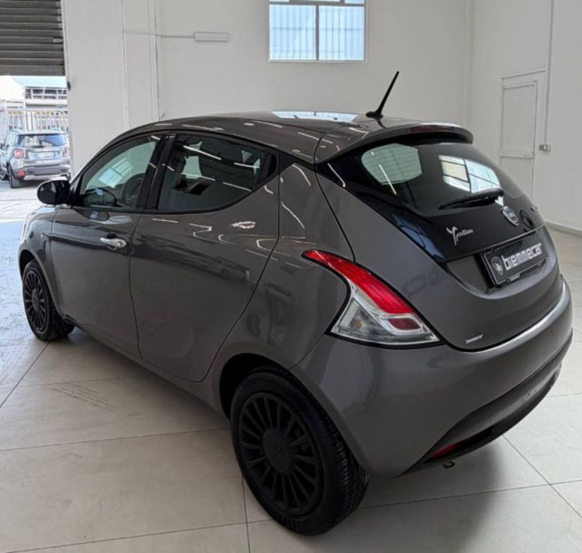 Lancia Ypsilon 1.0 FireFly 5 porte S&S Hybrid Gold Plus (4)