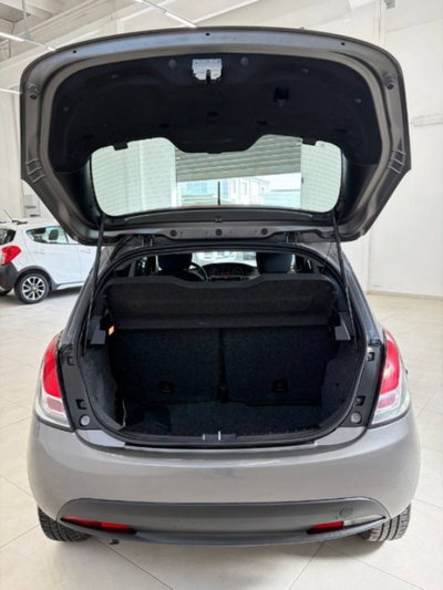 Lancia Ypsilon 1.0 FireFly 5 porte S&S Hybrid Gold Plus (6)