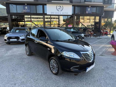 Lancia Ypsilon 0.9 TwinAir 85 CV 5 porte Metano Ecochic Silver usata
