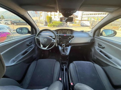 Lancia Ypsilon 0.9 TwinAir 85 CV 5 porte Metano Ecochic Silver (13)