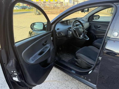 Lancia Ypsilon 0.9 TwinAir 85 CV 5 porte Metano Ecochic Silver (14)