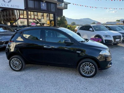 Lancia Ypsilon 0.9 TwinAir 85 CV 5 porte Metano Ecochic Silver (4)