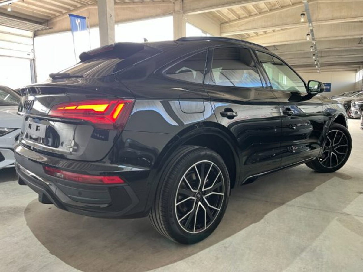 Audi Q5 Sportback 40 2.0 tdi mhev 12V Identity Black quattro s-tronic (4)