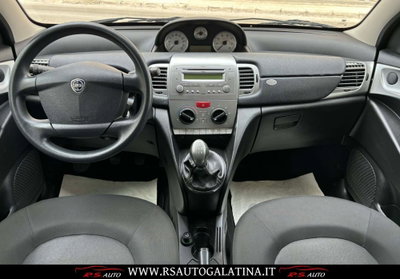Lancia Ypsilon 1.3 MJT 75 CV Argento (5)