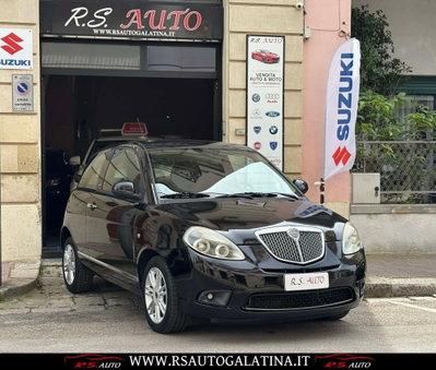 Lancia Ypsilon 1.3 MJT 75 CV Argento (9)