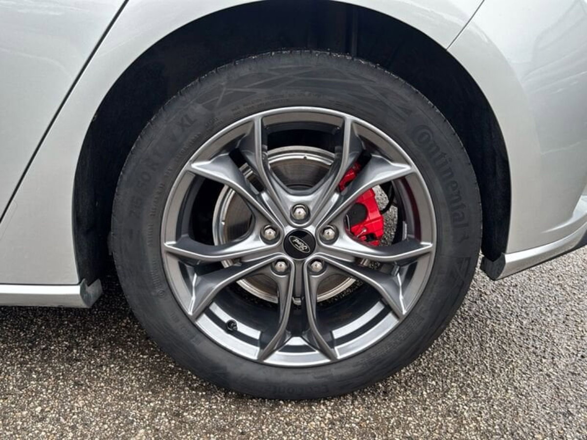 Ford Focus 1.0 EcoBoost Hybrid 155 CV 5p. ST-Line X (10)