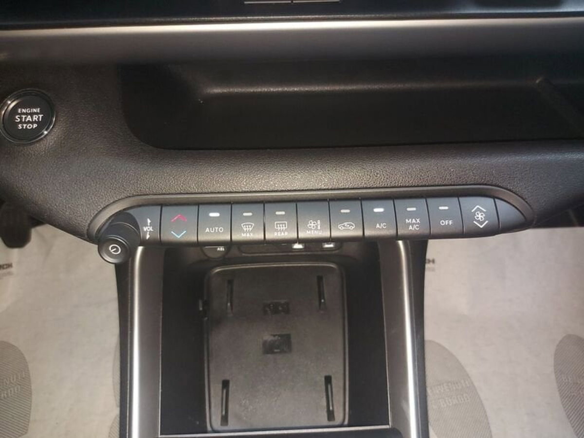 Jeep Avenger 1.2 turbo Summit fwd 100cv (19)