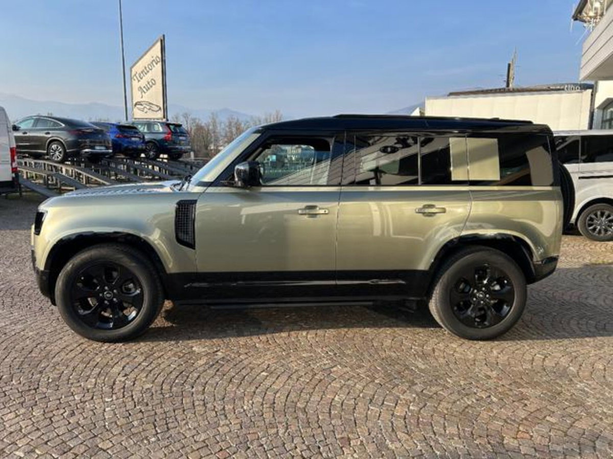 Land Rover Defender 110 3.0d i6 mhev Forest Edition awd 200cv auto (3)