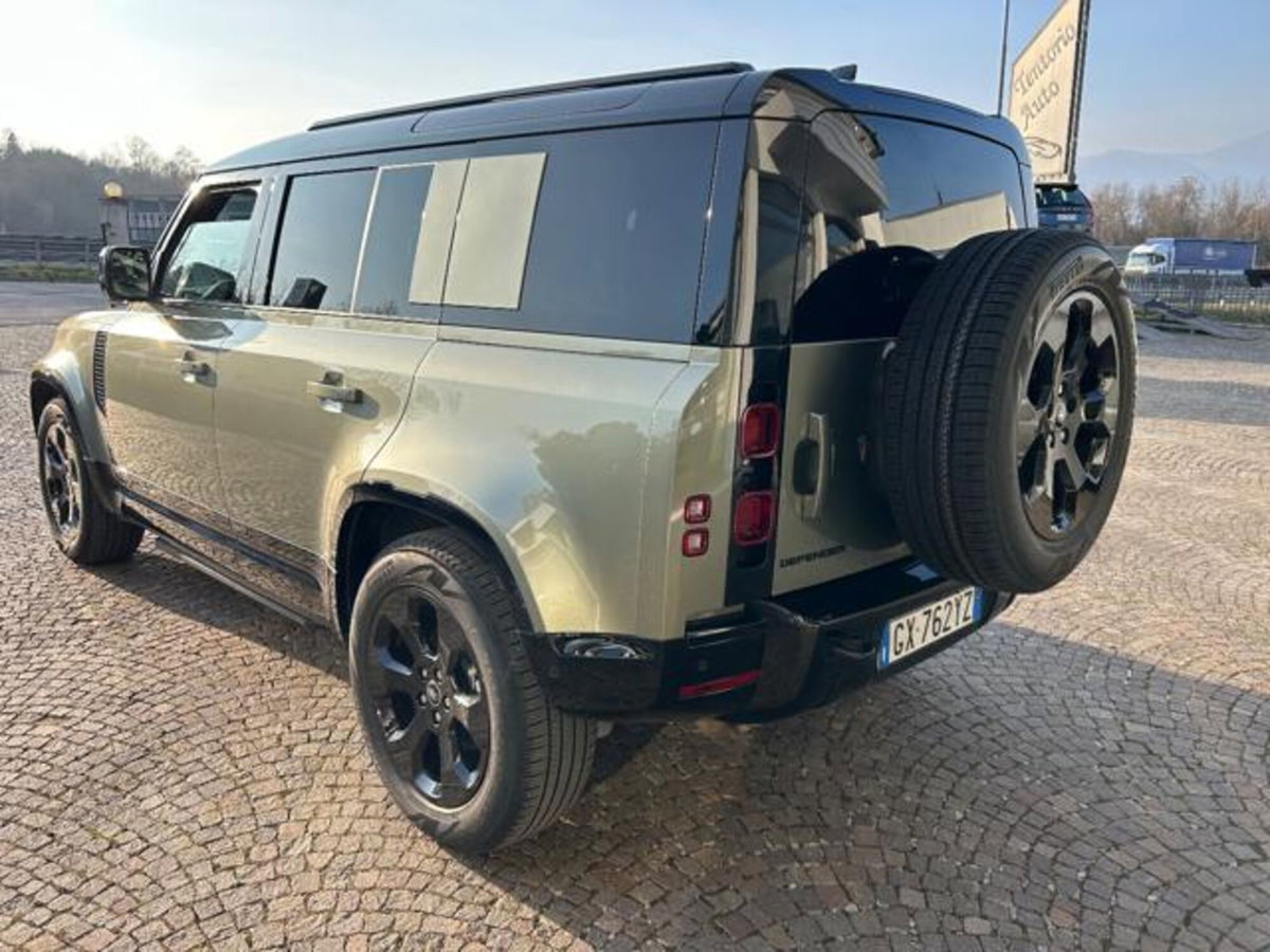 Land Rover Defender 110 3.0d i6 mhev Forest Edition awd 200cv auto (4)