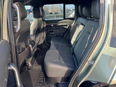 Land Rover Defender 110 3.0d i6 mhev Forest Edition awd 200cv auto (5)