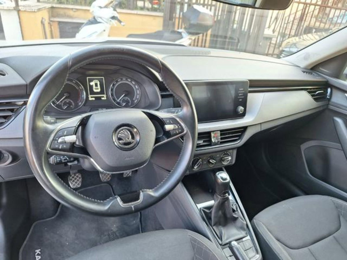 Skoda Kamiq 1.0 TSI 110 CV Dark Shade (15)