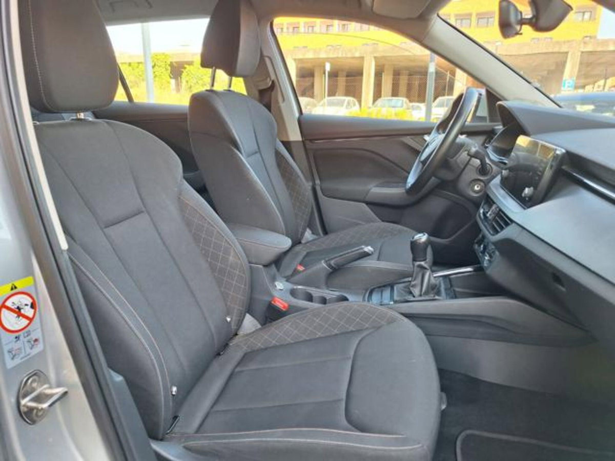 Skoda Kamiq 1.0 TSI 110 CV Dark Shade (19)