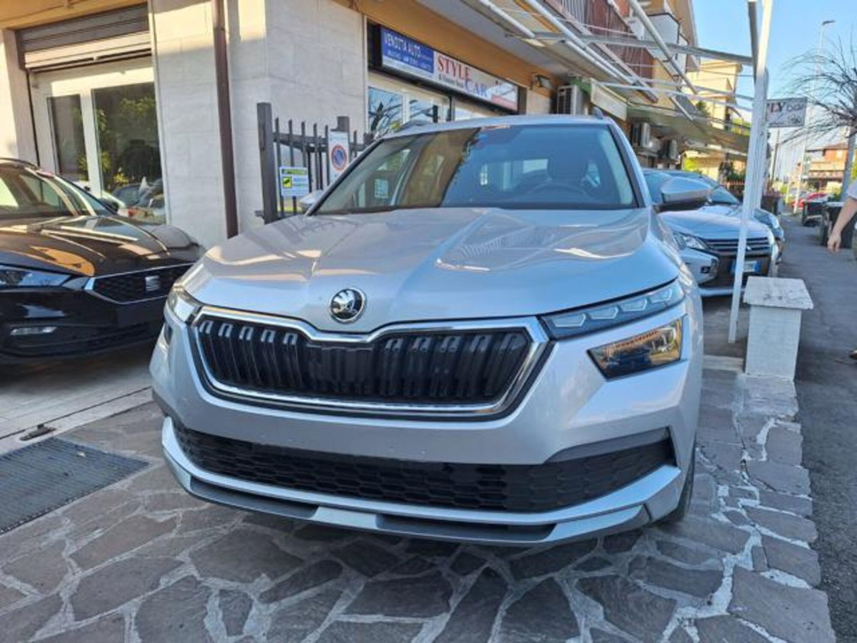Skoda Kamiq 1.0 TSI 110 CV Dark Shade (2)