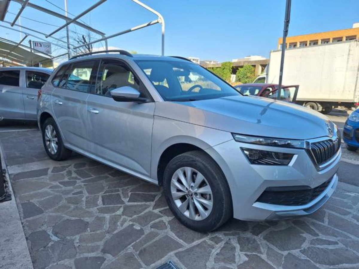 Skoda Kamiq 1.0 TSI 110 CV Dark Shade (3)