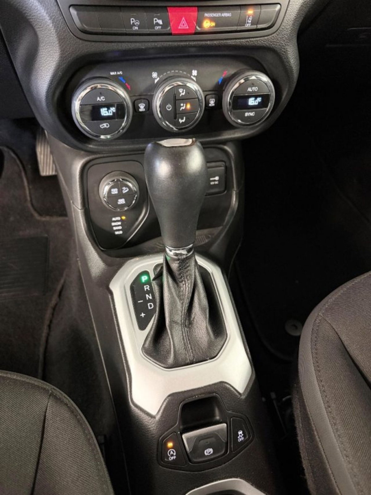 Jeep Renegade 2.0 Mjt 140CV 4WD Active Drive Low Limited (13)